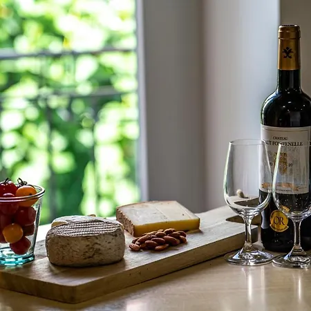 Le Boheme - Rent4night